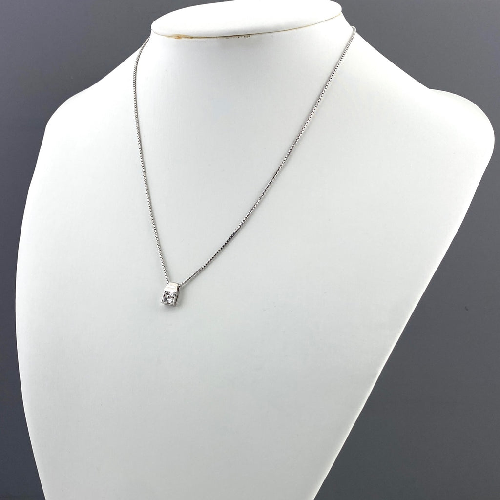 フラワーモチーフ デザインネックレス プラチナ ペンダント メレダイヤ 花 ネックレス Pt900 Pt850 ダイヤモンド レディース 【中古】  nbjwl
 ラッピング可