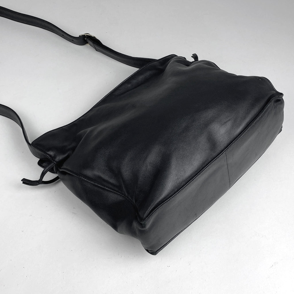 ロエベ アナグラム ショルダーバッグ 斜め掛け ロゴ ショルダーバッグ レザー ブラック レディース 【中古】brbag