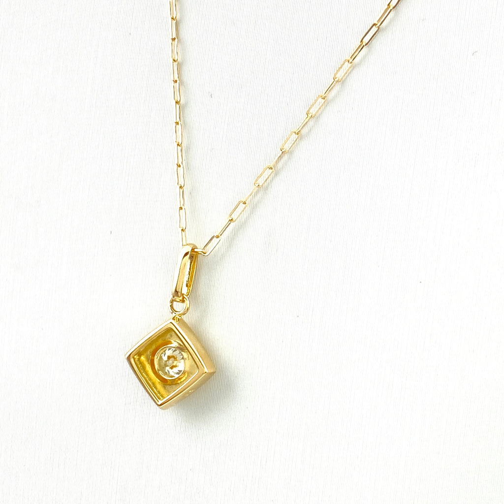 ダイヤモンド デザインネックレス YG イエローゴールド ペンダント ネックレス K18 ダイヤモンド レディース 【中古】nbjwl