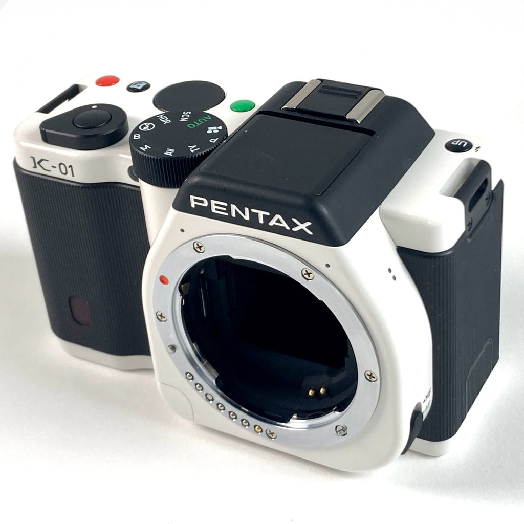 ペンタックス PENTAX K-01 レンズキット ホワイト/ブラック デジタル ミラーレス 一眼カメラ 【中古】