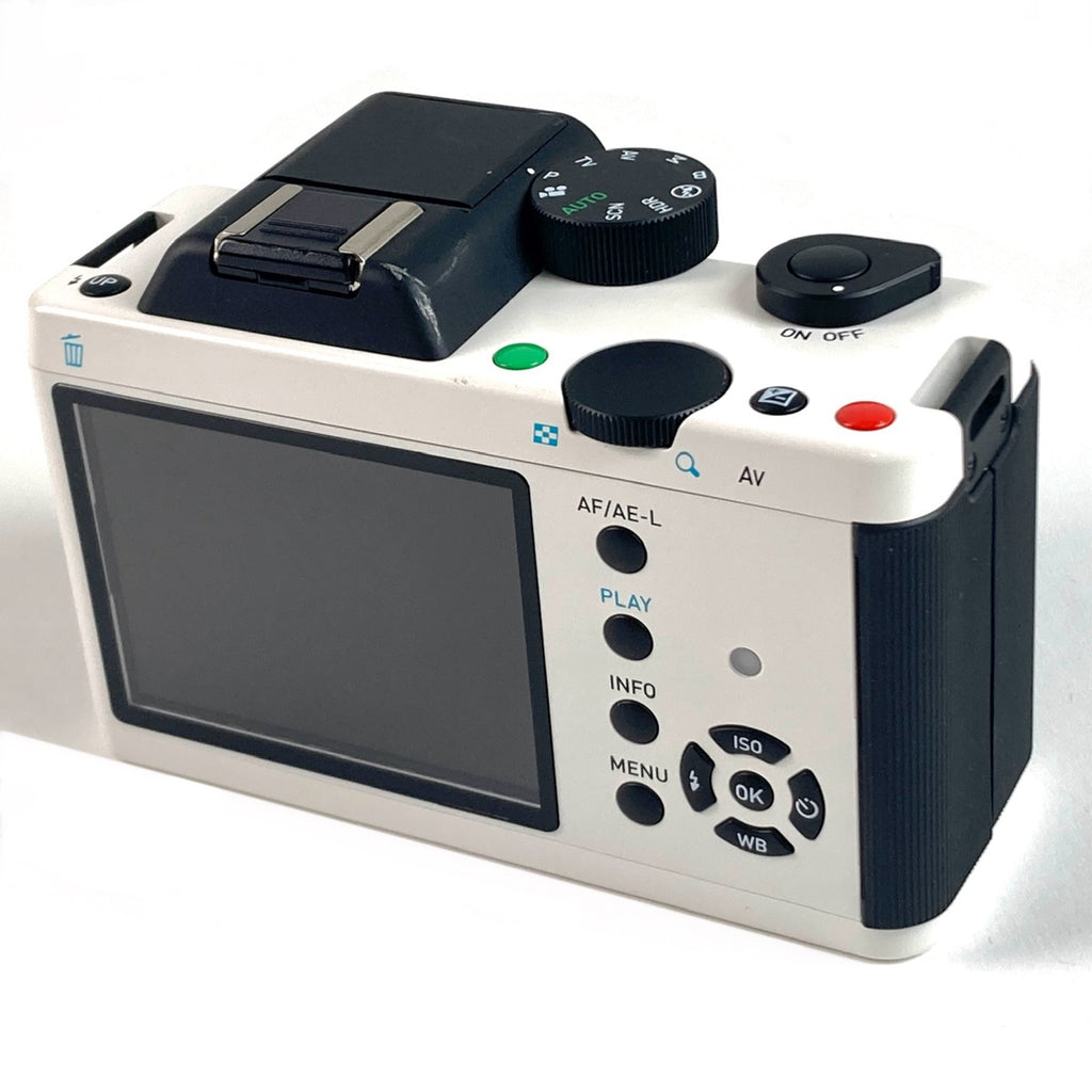 ペンタックス PENTAX K-01 レンズキット ホワイト/ブラック デジタル ミラーレス 一眼カメラ 【中古】