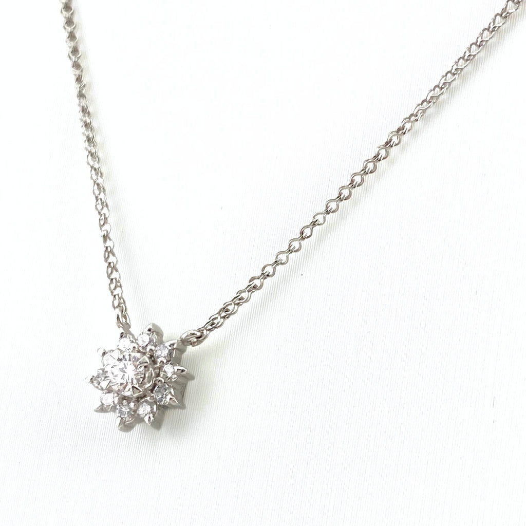 フラワーモチーフ デザインネックレス プラチナ ペンダント メレダイヤ 花 ネックレス Pt900 Pt850 ダイヤモンド レディース 【中古】nbjwl
