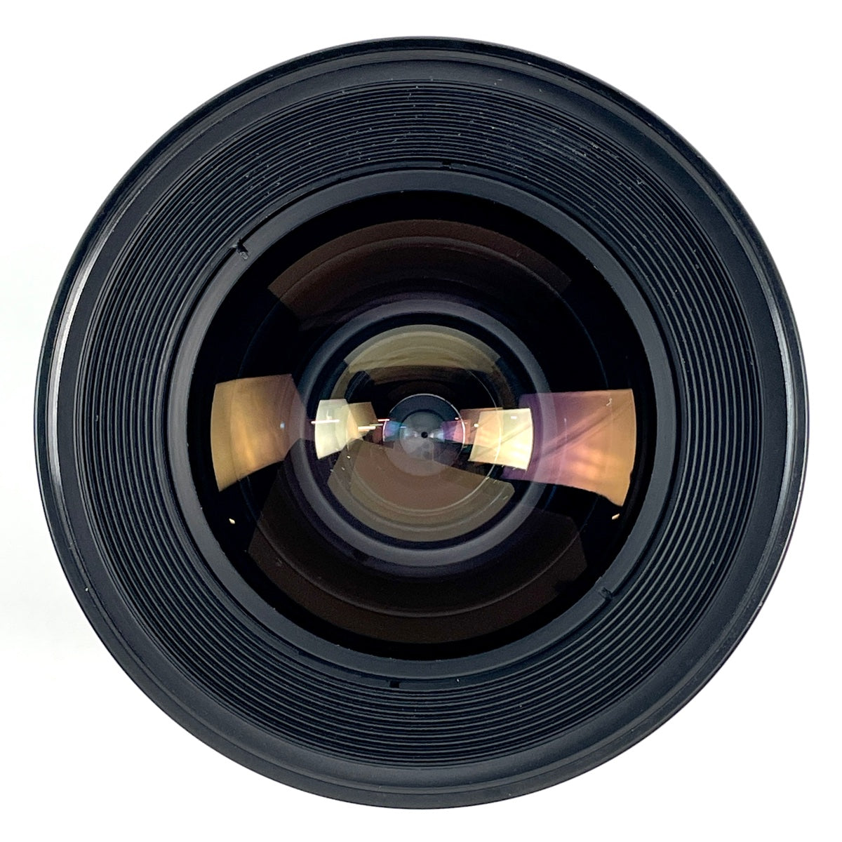 Nikon FE カメラ レンズ ニコン AI AI-S F1.8 F3.5 Ai-S NIKKOR 105mm F1.8 - 描写が豹変するクセ玉 | Photo of the