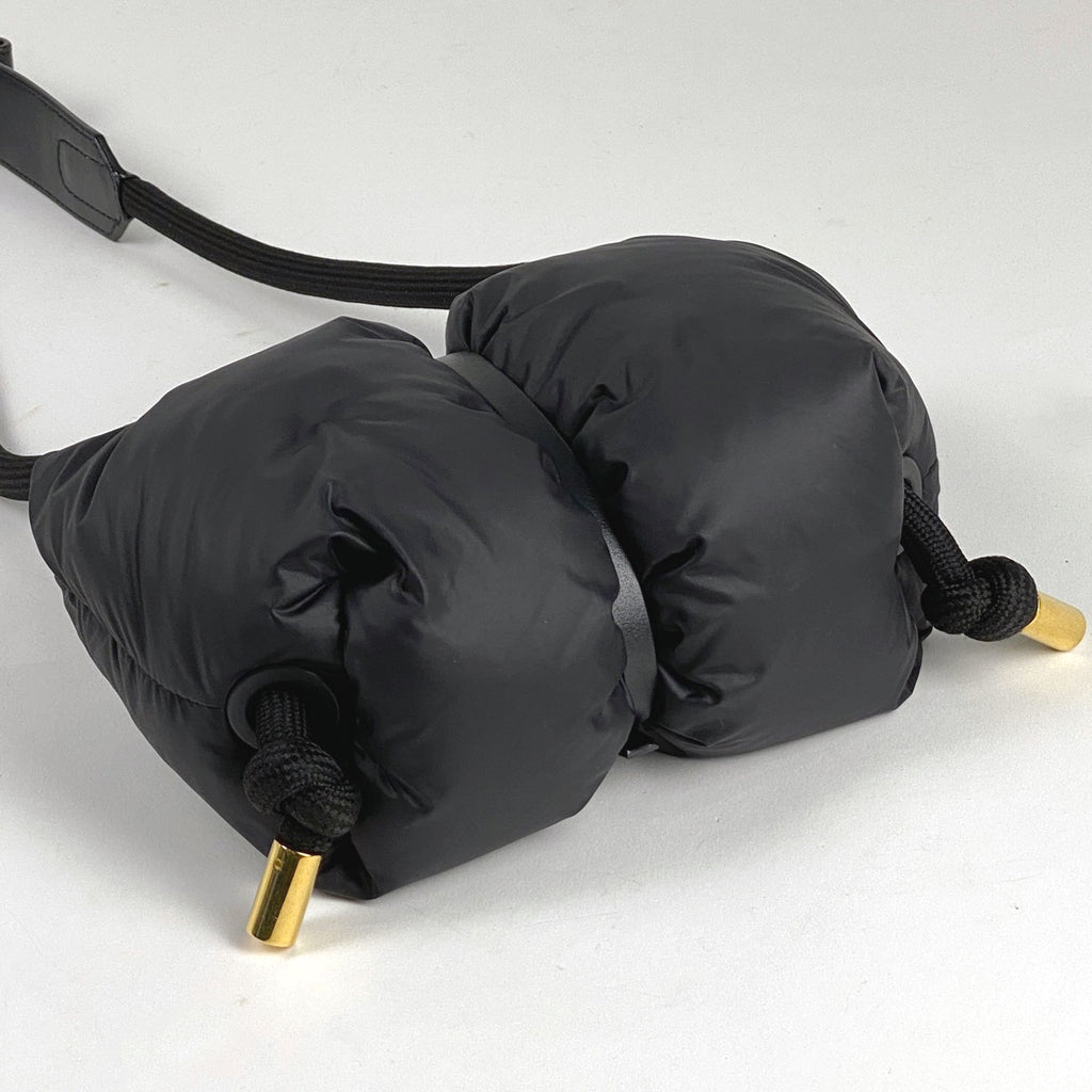 モンクレール スノー ショルダーバッグ SNOW ロゴ ダウン ショルダーバッグ ナイロン ブラック 68950 レディース 【中古】brbag