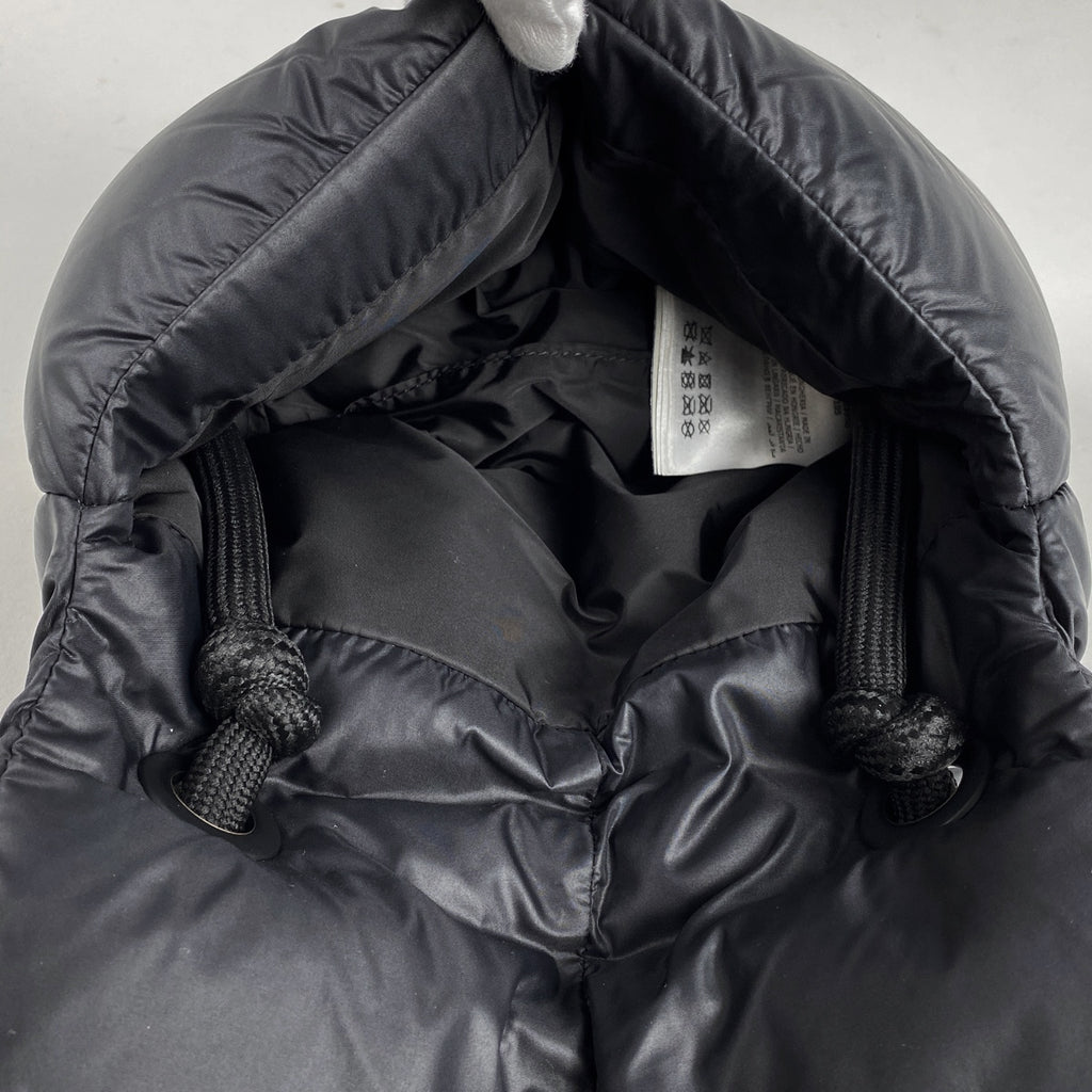 モンクレール スノー ショルダーバッグ SNOW ロゴ ダウン ショルダーバッグ ナイロン ブラック 68950 レディース 【中古】brbag