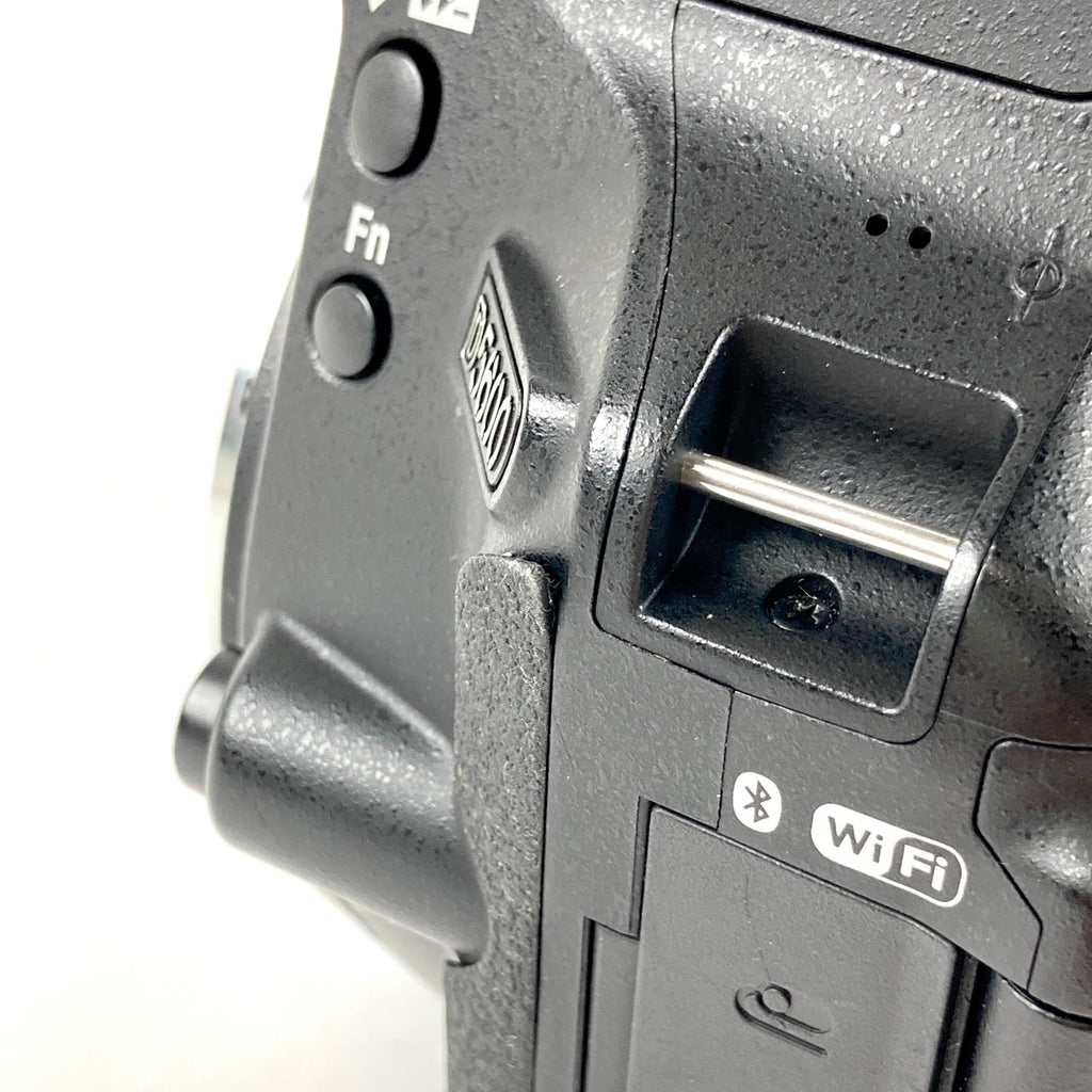 ニコン Nikon D5600 ダブルズームキット デジタル 一眼レフカメラ 【中古】cambb