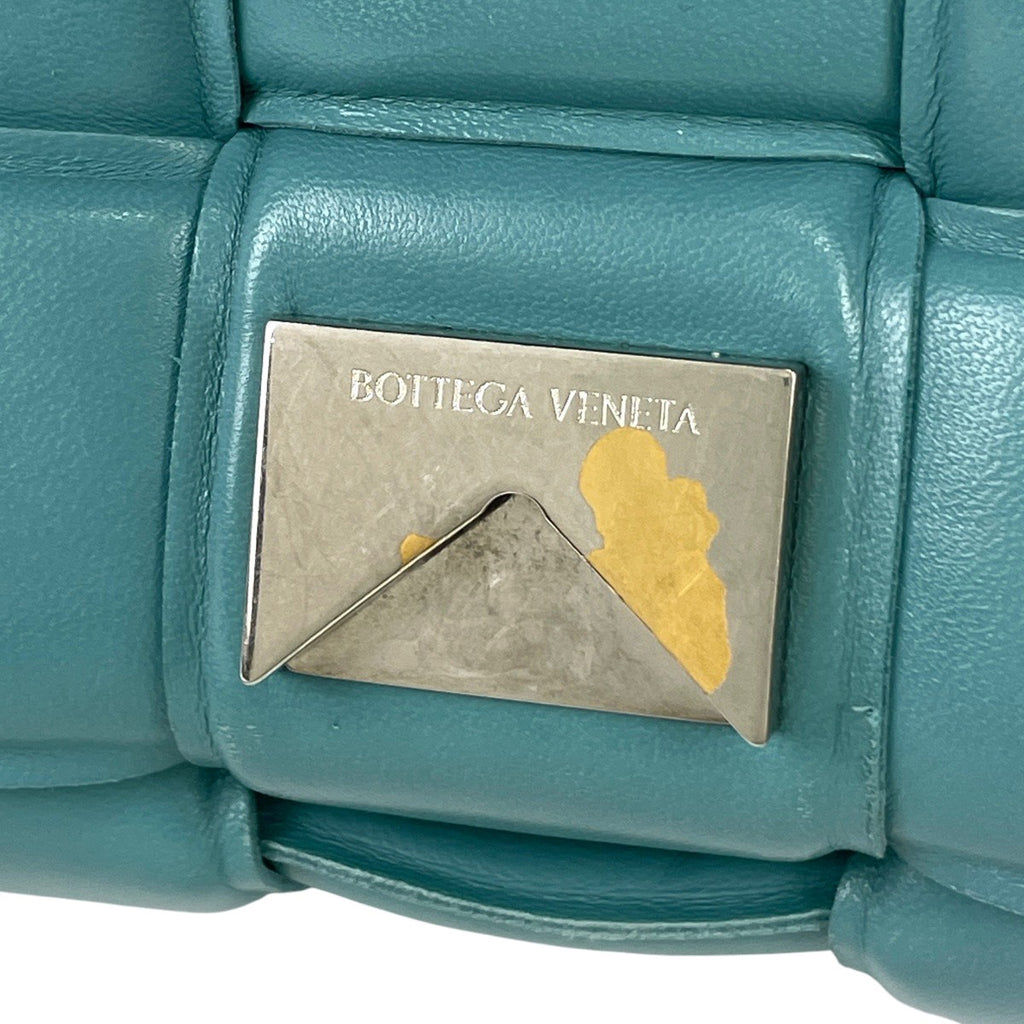 【在庫一掃】 ボッテガヴェネタ パデッド カセット ショルダーバッグ マキシイントレチャート ショルダーバッグ レザー ターコイズブルー レディース 【中古】 brbag