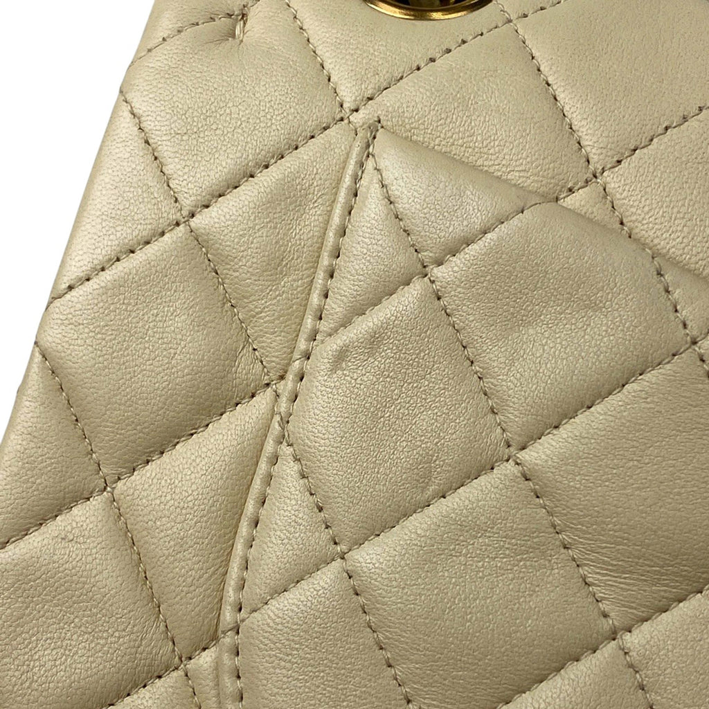シャネル マトラッセ Wフラップ チェーン ショルダーバッグ ココマーク ショルダーバッグ レザー アイボリー A01113 レディース 【中古】brbag
