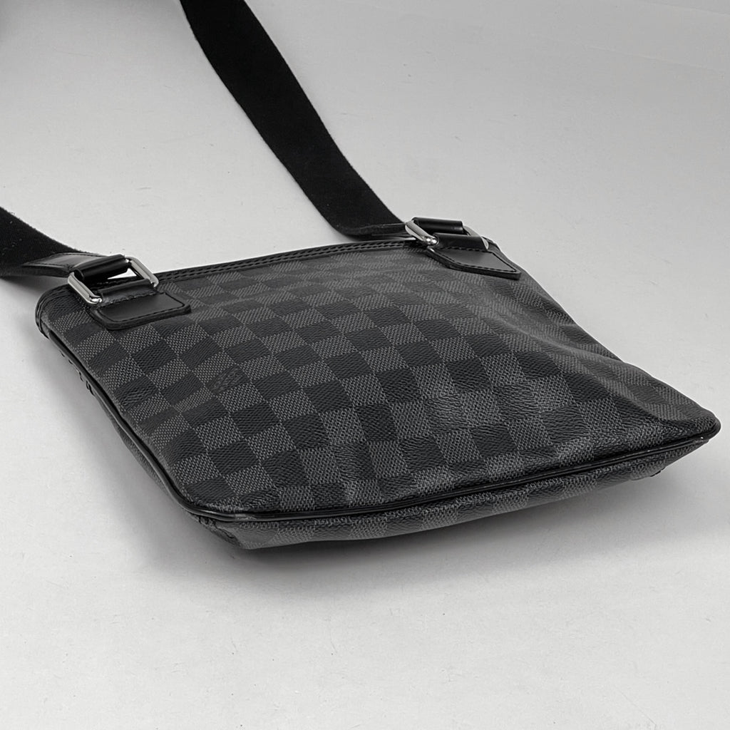 ルイ・ヴィトン トマス 斜め掛け ショルダーバッグ ダミエグラフィット ブラック N58028 メンズ 【中古】brbag