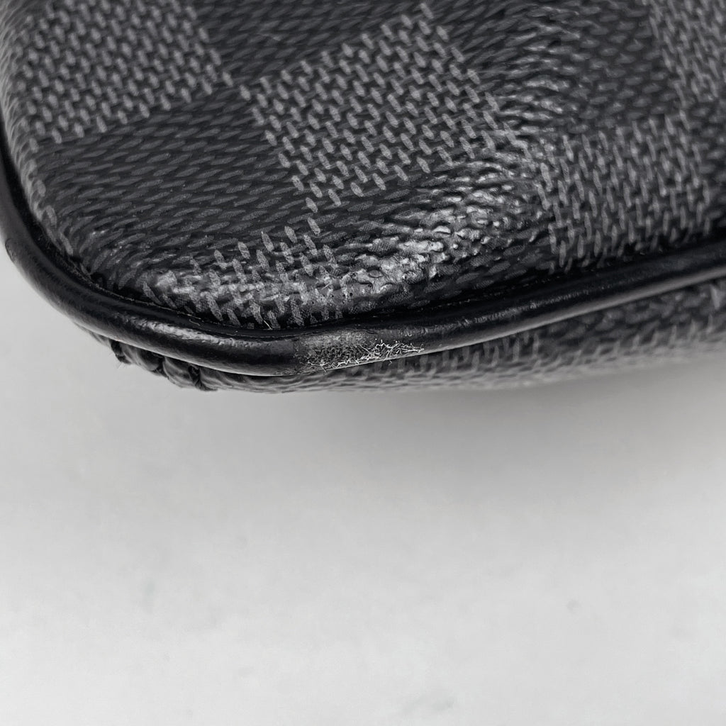 ルイ・ヴィトン トマス 斜め掛け ショルダーバッグ ダミエグラフィット ブラック N58028 メンズ 【中古】brbag