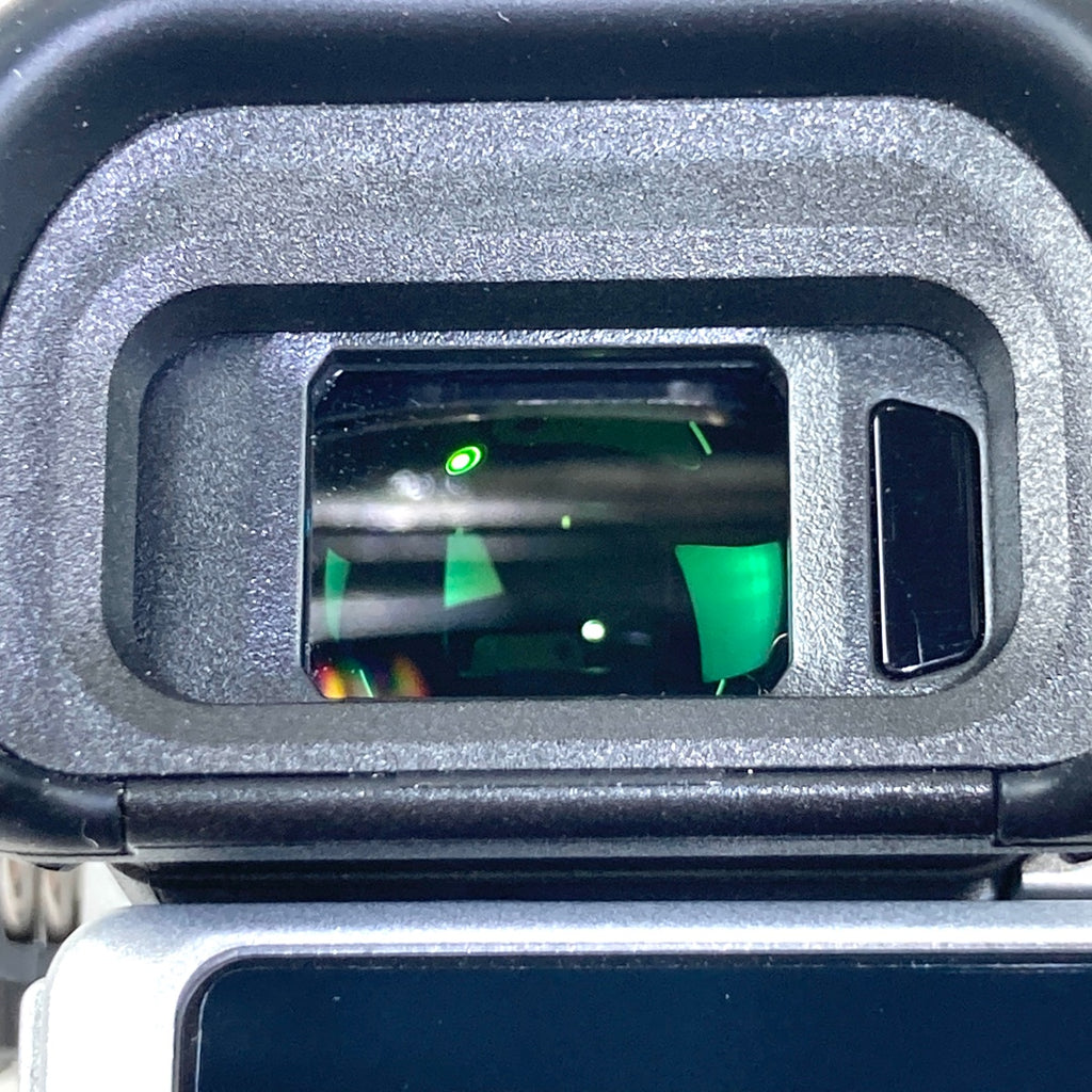 【在庫一掃】 ソニー SONY α6400 ダブルズームレンズキット ILCE-6400Y シルバー デジタル ミラーレス 一眼カメラ 【中古】cambb
