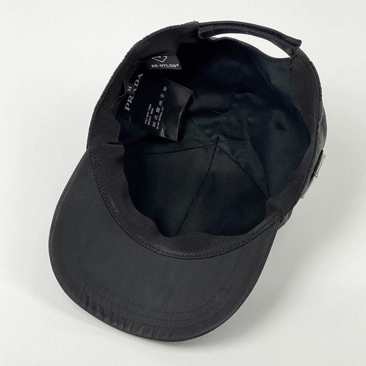 プラダ　ナイロン　キャップ PRADA】ナイロン キャップ 無地 ロゴ 帽子 ブラック 送料込