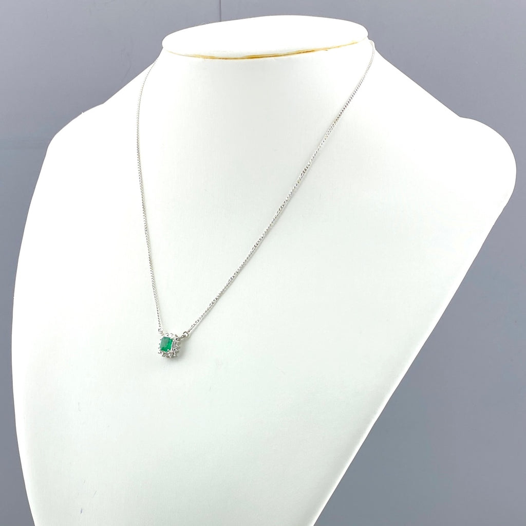 エメラルド デザインネックレス プラチナ ペンダント メレダイヤ ネックレス Pt850 エメラルド ダイヤモンド レディース 【中古】nbjwl
