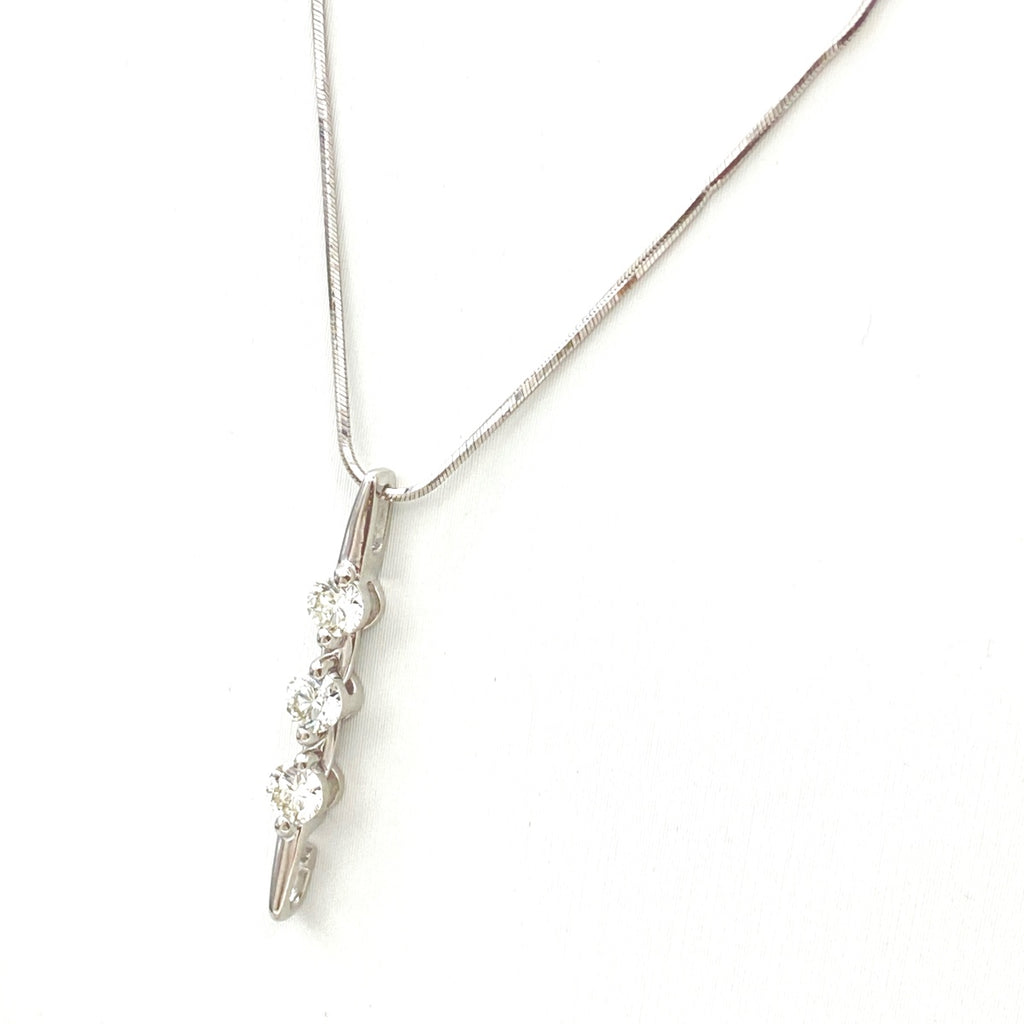 トリロジー ダイヤモンド デザインネックレス プラチナ ペンダント ネックレス Pt900 Pt850 ダイヤモンド レディース 【中古】brjwl
