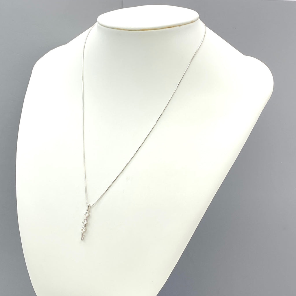 トリロジー ダイヤモンド デザインネックレス プラチナ ペンダント ネックレス Pt900 Pt850 ダイヤモンド レディース 【中古】brjwl