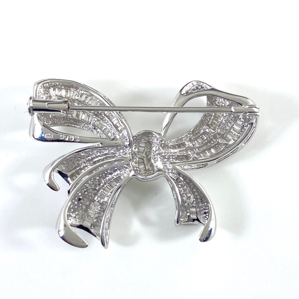 リボンモチーフ デザインブローチ メレダイヤ ブローチ K18 ダイヤモンド レディース 【中古】nbjwl