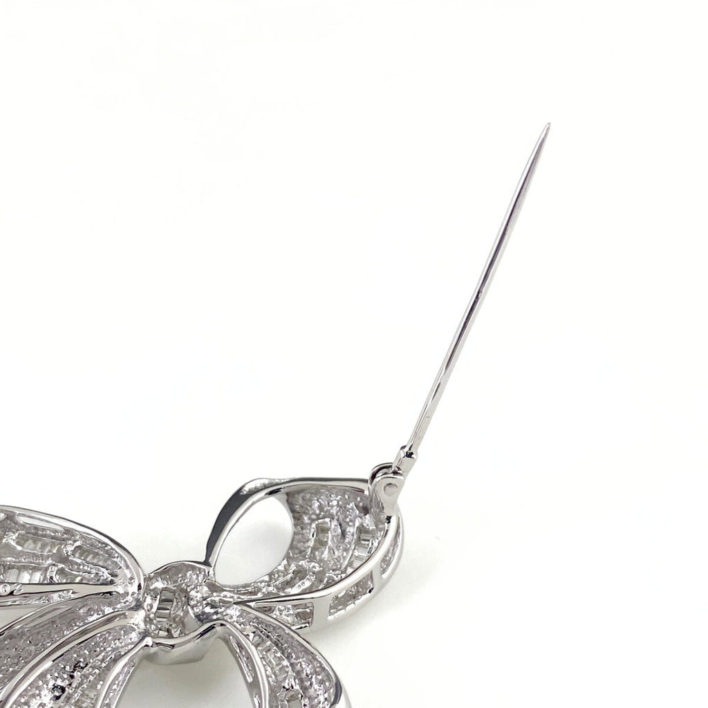 リボンモチーフ デザインブローチ メレダイヤ ブローチ K18 ダイヤモンド レディース 【中古】nbjwl