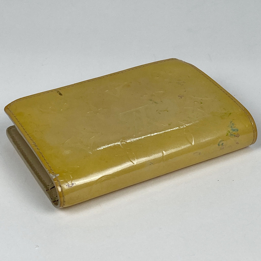 ルイ・ヴィトン ポルト モネ ビエ ヴィエノワ がま口 エナメル 二つ折り財布 モノグラムヴェルニ ベージュ M91210 レディース 【中古】brbag