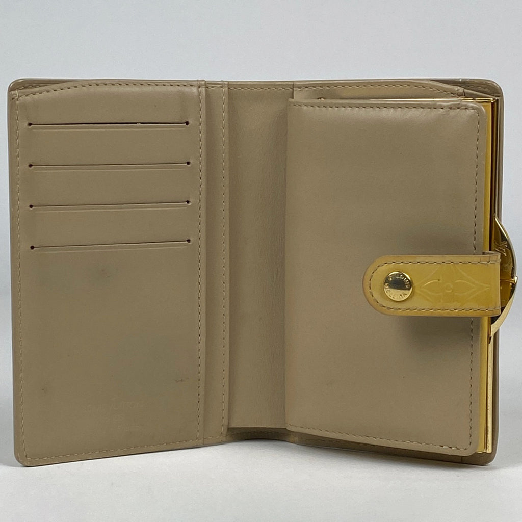 ルイ・ヴィトン ポルト モネ ビエ ヴィエノワ がま口 エナメル 二つ折り財布 モノグラムヴェルニ ベージュ M91210 レディース 【中古】brbag