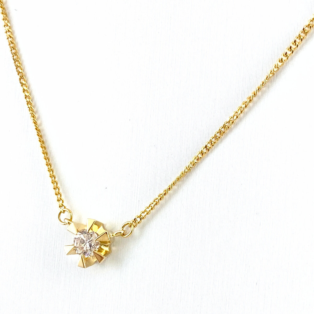 ダイヤモンド デザインネックレス YG イエローゴールド ペンダント ネックレス K18 ダイヤモンド レディース 【中古】nbjwl