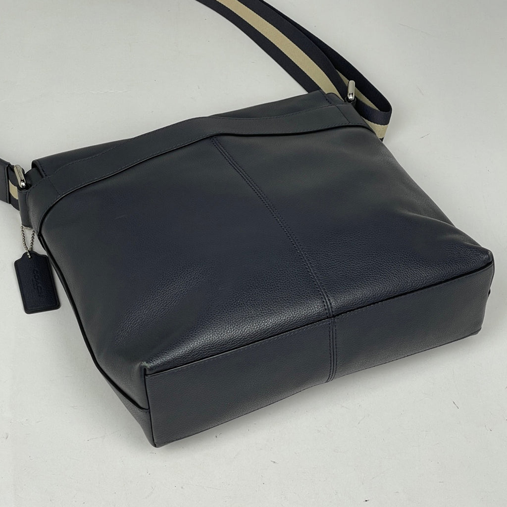 コーチ チャールズ スモール ショルダーバッグ メッセンジャーバッグ ショルダーバッグ レザー ネイビー F28576 メンズ 【中古】 brbag