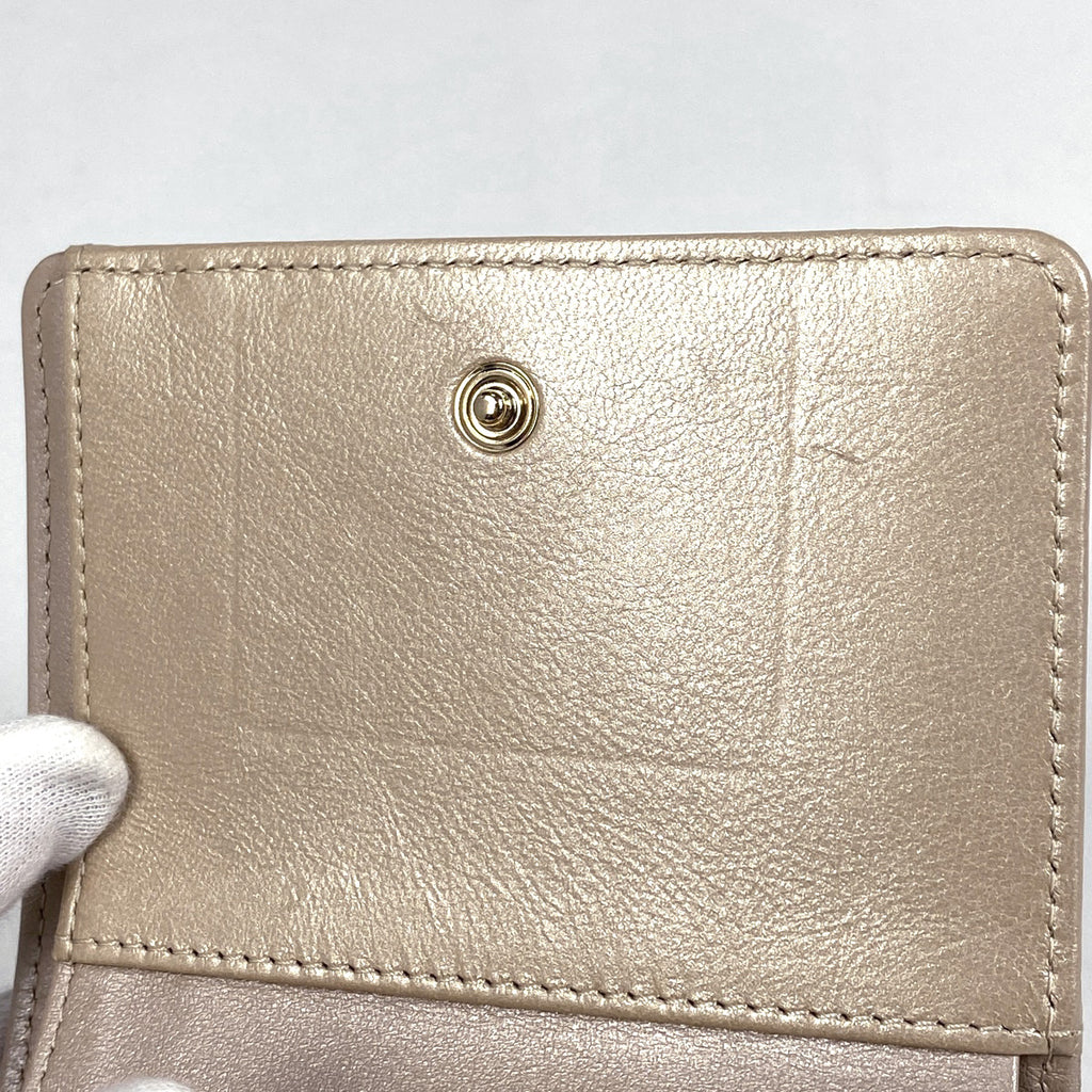 シャネル ココマーク 三つ折り 財布 ターンロック マトラッセ 三つ折り財布 レザー ベージュ レディース 【中古】brbag