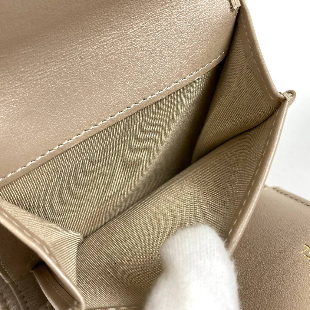 シャネル ココマーク 三つ折り 財布 ターンロック マトラッセ 三つ折り財布 レザー ベージュ レディース 【中古】brbag