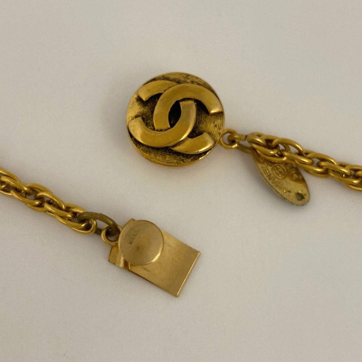 Q2878 超美品 シャネル ココマーク×クローバー ロング ネックレス バイセル公式】シャネル ココマーク チェーン ネックレス クローバー