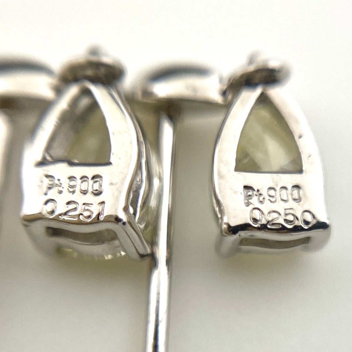 ダイヤモンド0.05ct ピアス プラチナ(月のあかり 日のひかり