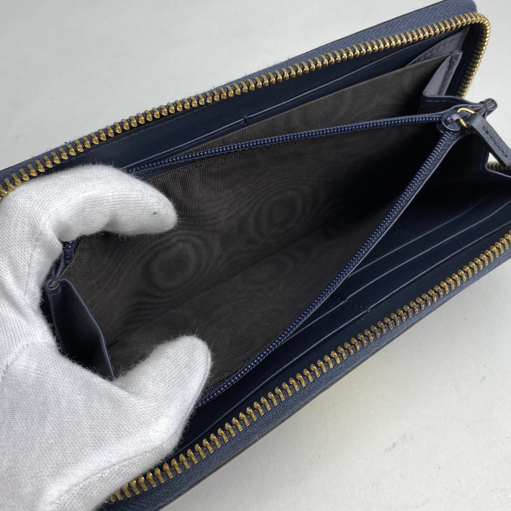 グッチ シルヴィ ラウンドファスナー 長財布 シェリーライン ウェブ 長財布 レザー ネイビー 476083 レディース 【中古】brbag