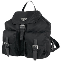 プラダ　ロゴプレート付きナイロンバックパック リュックサック ブラック プラダ（PRADA） - バイセルブランシェ -【バイセル公式】中古