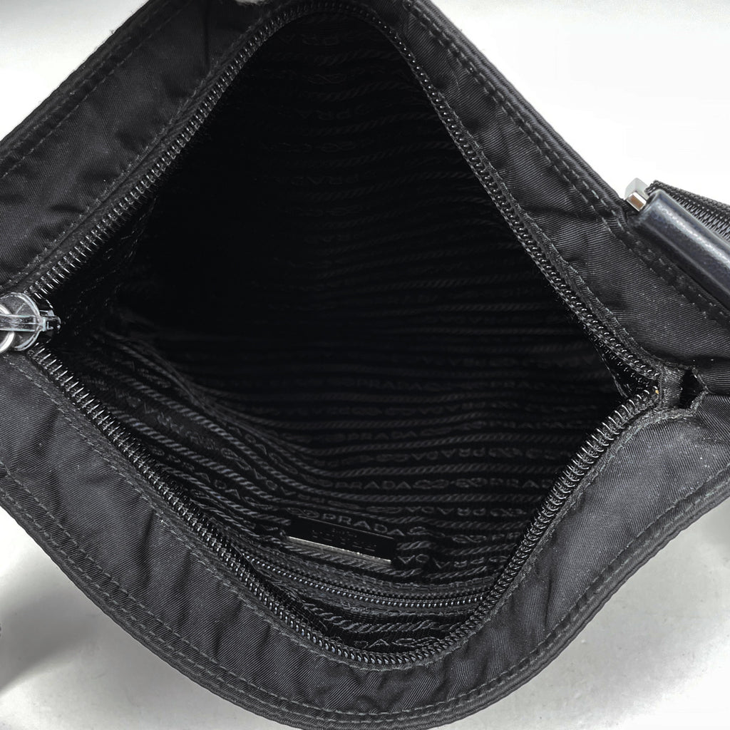 プラダ ロゴプレート ショルダーバッグ ナイロン ネロ(ブラック) BT0741 レディース 【中古】brbag