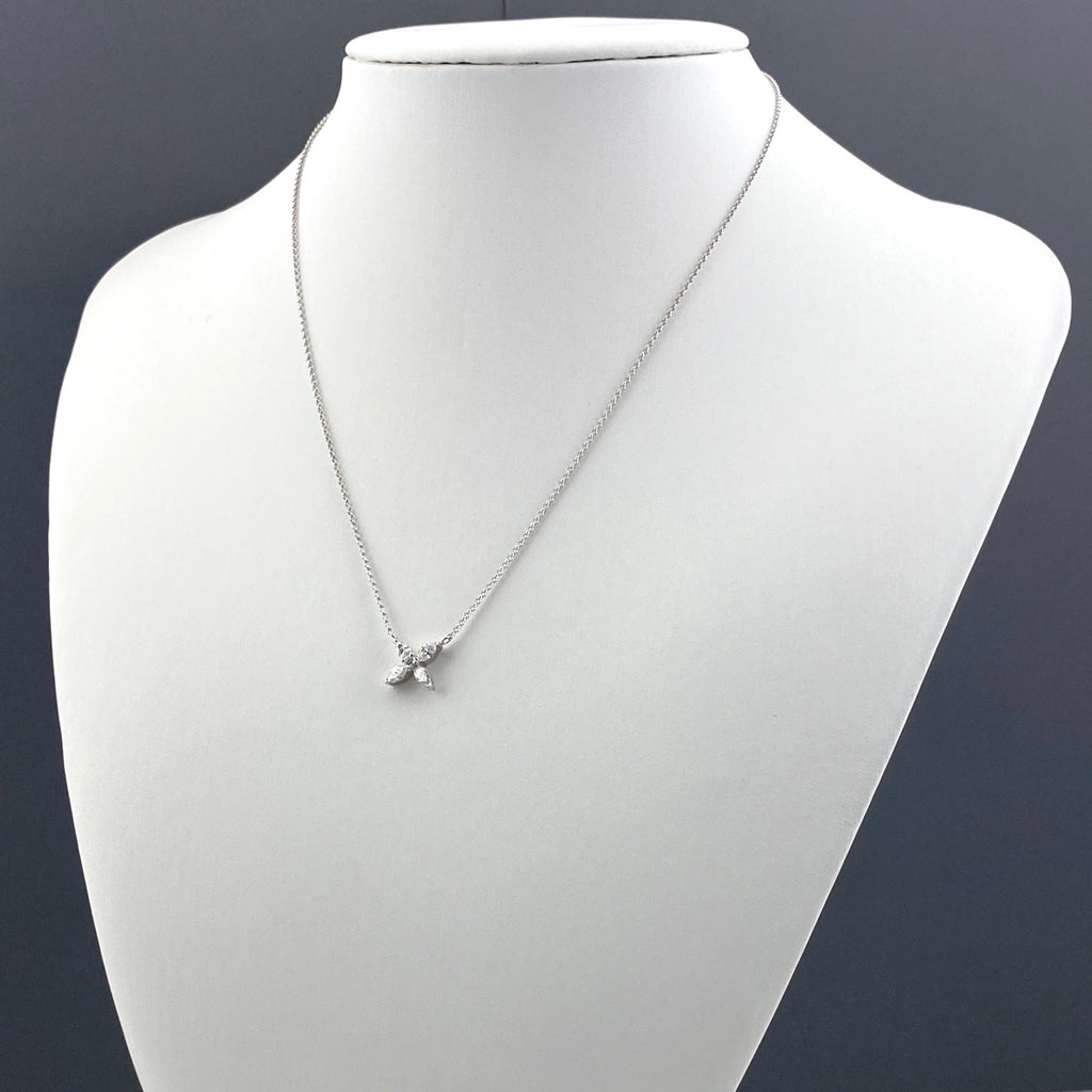 フラワーモチーフ デザインネックレス プラチナ ペンダント メレダイヤ 花 ネックレス Pt850 ダイヤモンド レディース 【中古】nbjwl