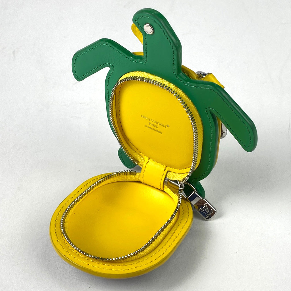 ルイ・ヴィトン キーホルダー LV タートル バッグチャーム カメ キーホルダー モノグラム レザー ブラウン グリーン M01471 レディース 【中古】brbag