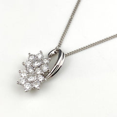 フラワーモチーフ デザインネックレス プラチナ ペンダント メレダイヤ 花 ネックレス Pt900 Pt850 ダイヤモンド レディース 【中古】 
 ラッピング可