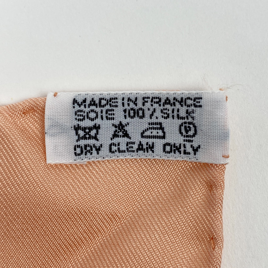 エルメス カレ 90 CHARMES DES PLAGES NORMANDES ノルマンディ海岸の魅力 スカーフ シルク ピンク マルチカラー レディース 【中古】 
 ラッピング可