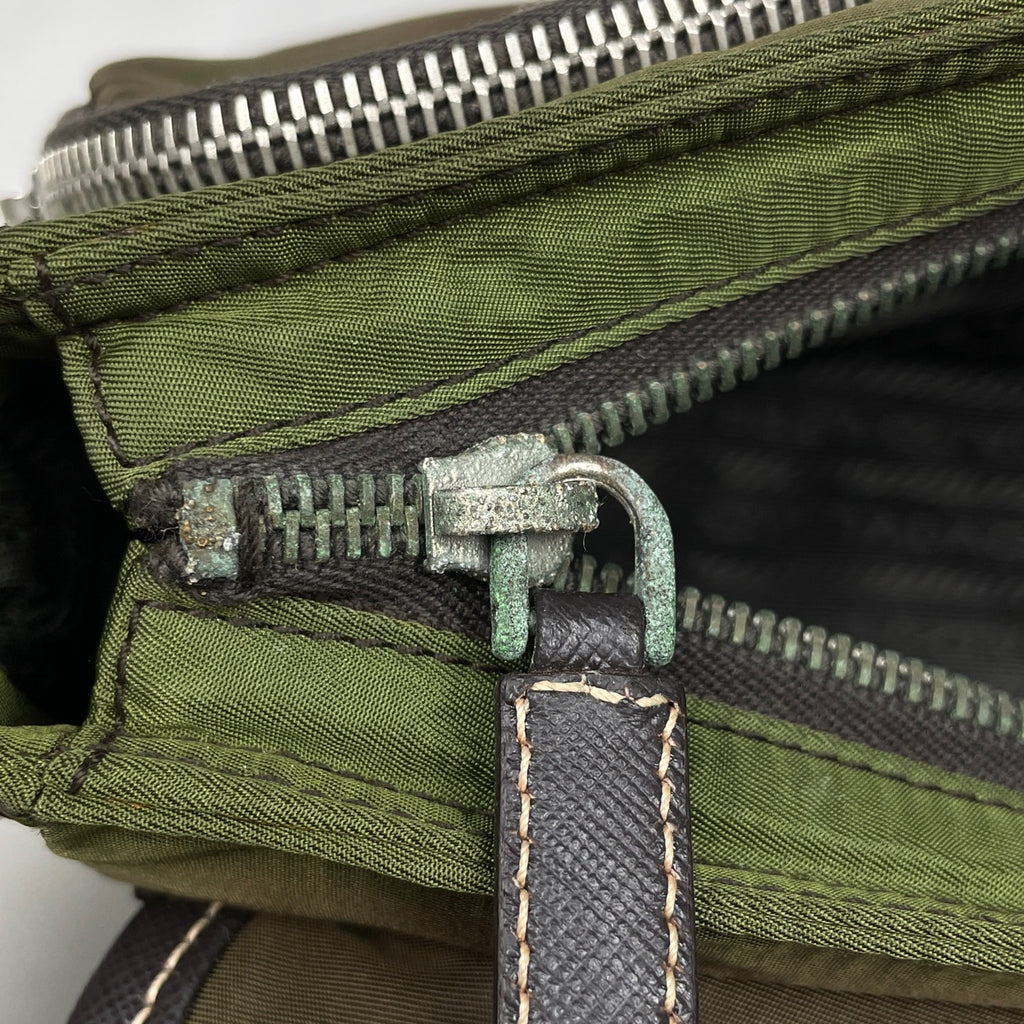 プラダ ロゴプレート ショルダーバッグ 斜め掛け ショルダーバッグ ナイロン ブラウン レディース 【中古】 brbag