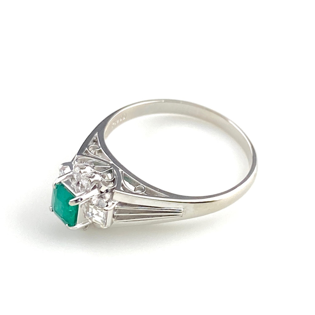 エメラルド デザインリング プラチナ 指輪 メレダイヤ リング 13.5号 Pt900 エメラルド ダイヤモンド レディース 【中古】nbjwl