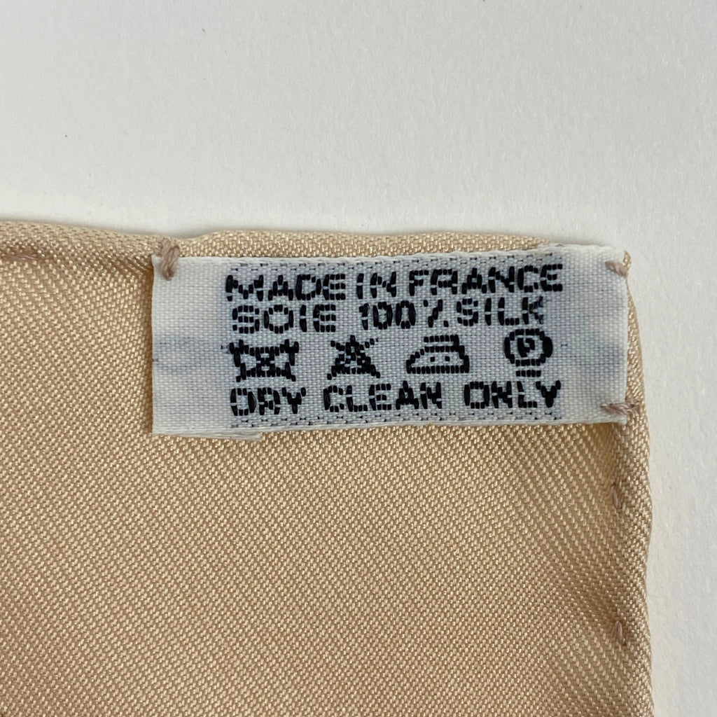 エルメス カレ 90 LA MAGIE マジック スカーフ シルク ベージュ マルチカラー レディース 【中古】 
 ラッピング可