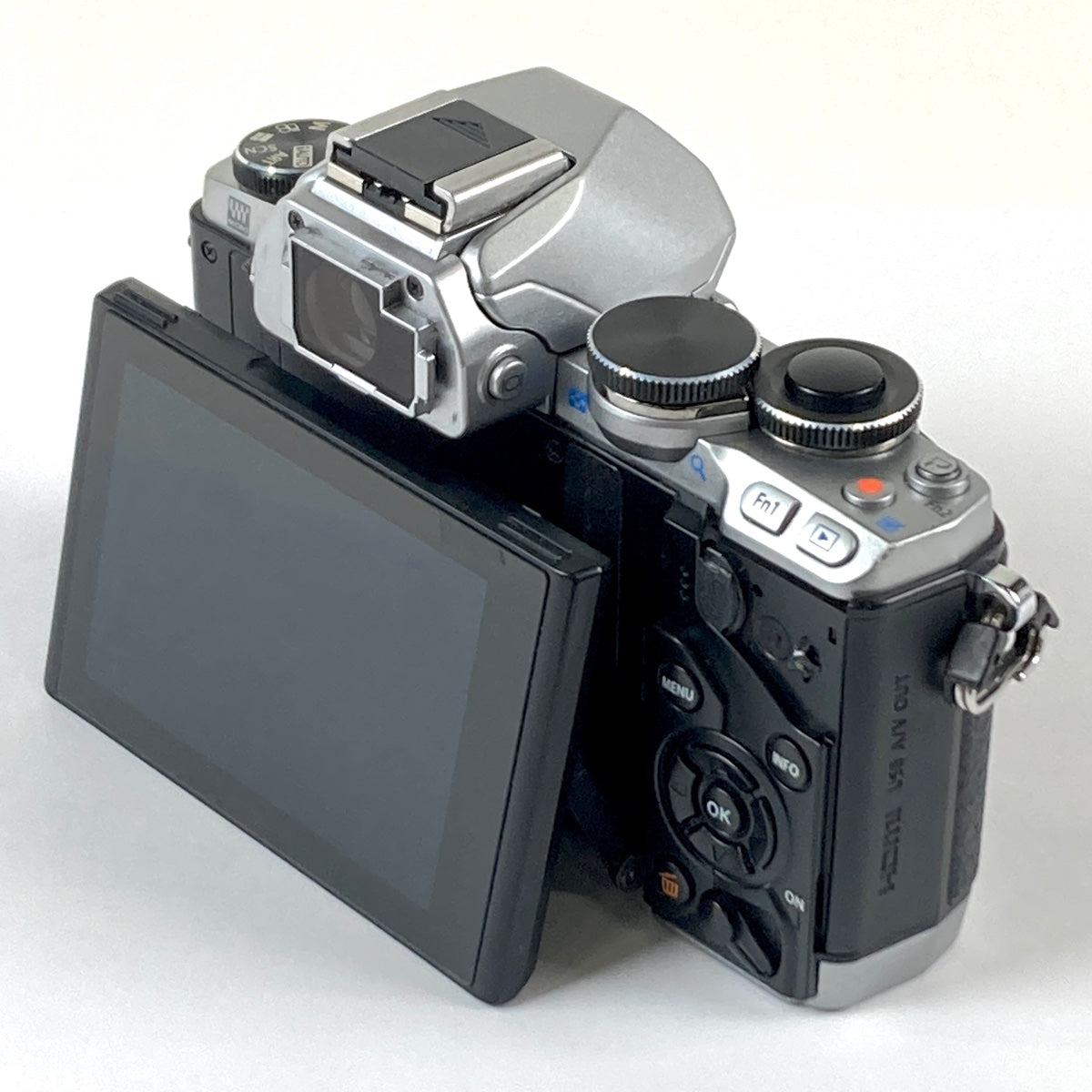 バイセル公式】オリンパス OLYMPUS OM-D E-M10 ボディ シルバー