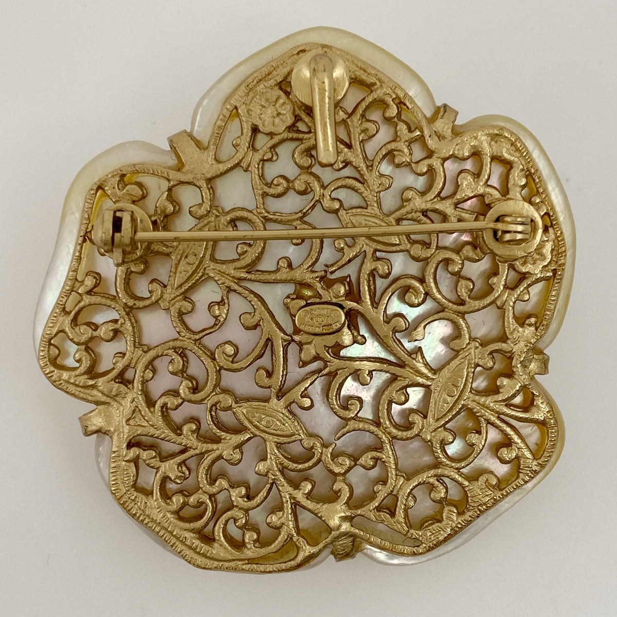 シャネル GP ブローチ カメリア シェル レディース 在庫一掃 中古