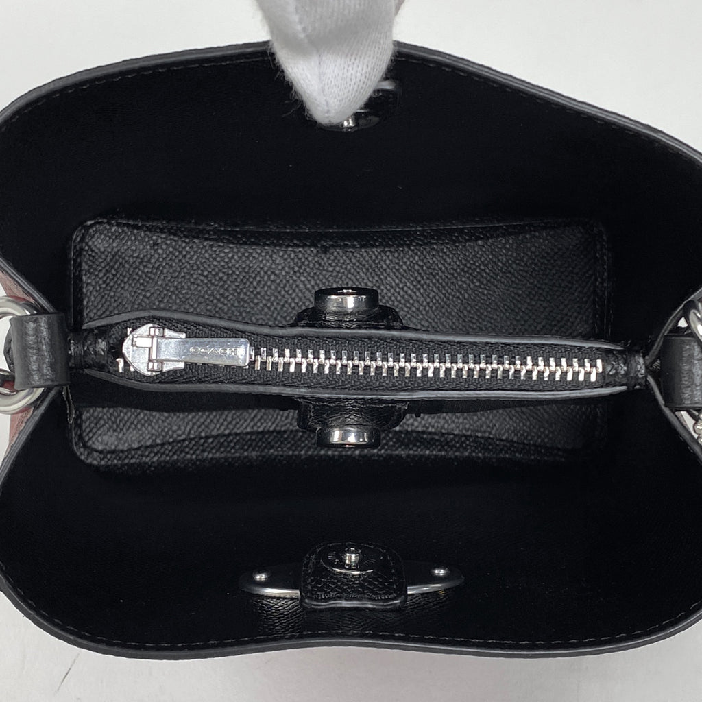 極美品　コーチ　ショルダーバッグ　レッド　オールレザー　ロゴ型押し　チャーム付 美品】COACH コーチ ショルダーバッグ サコッシュ オールレザー