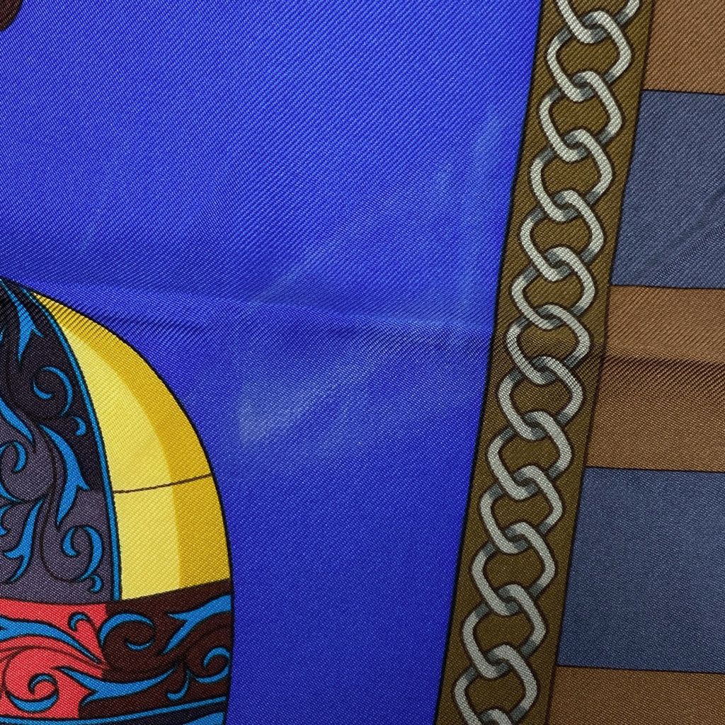 エルメス カレ 90 CHOCS EN PLUMES 羽飾りの激突 馬柄 鎧 スカーフ シルク ブルー マルチカラー レディース 【中古】  brbag