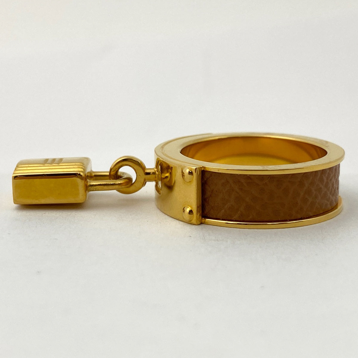最も完璧な バイセル公式】エルメス スカーフリング カデナモチーフ アクセサリー