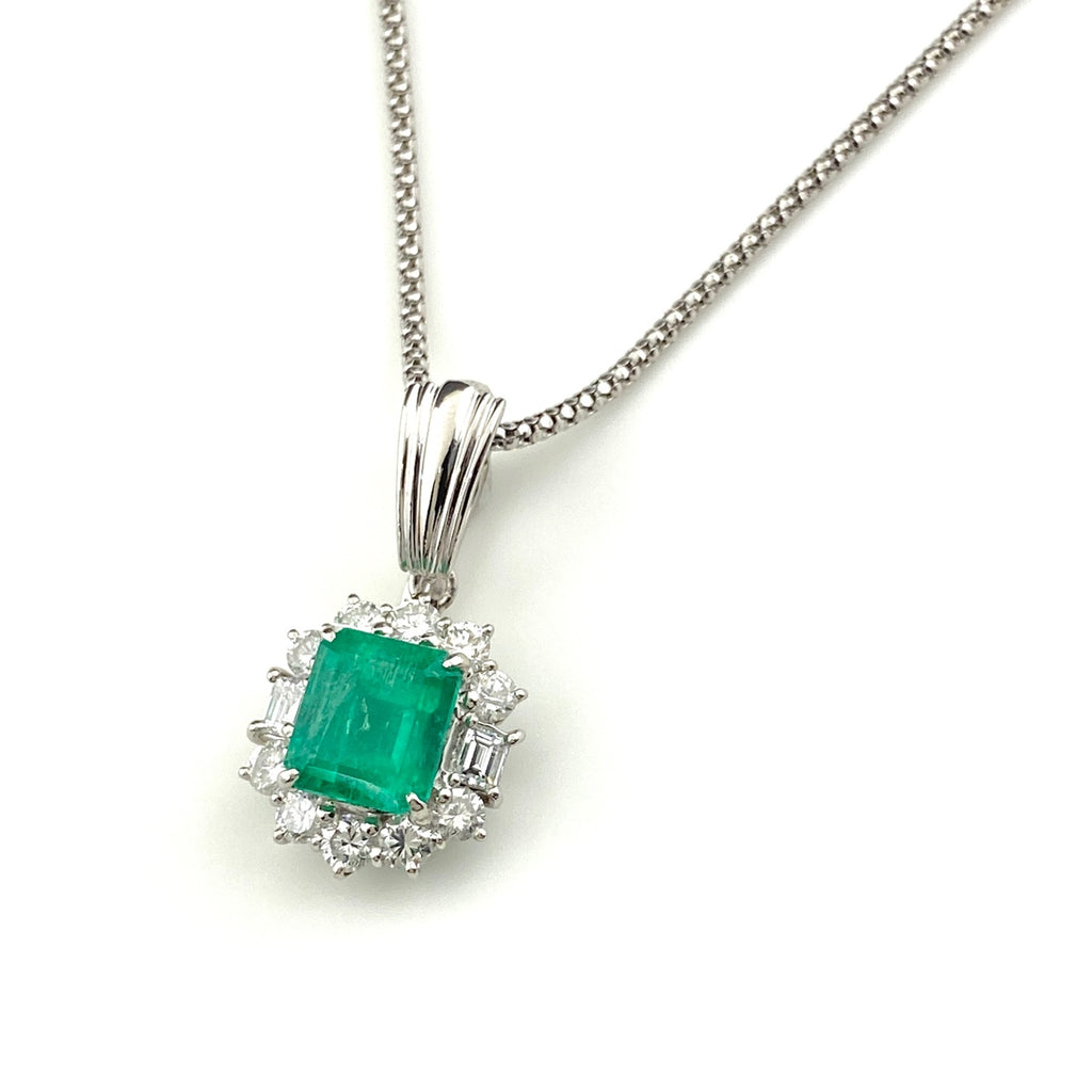 エメラルド デザインネックレス プラチナ ペンダント メレダイヤ ネックレス Pt900 Pt850 エメラルド レディース 【中古】nbjwl