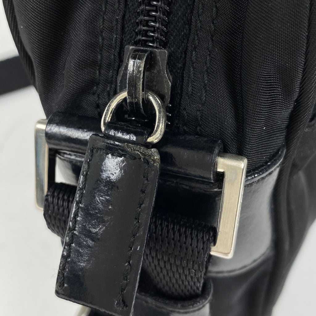 プラダ ロゴプレート ショルダーバッグ 斜め掛け ショルダーバッグ ナイロン ネロ(ブラック) レディース 【中古】brbag