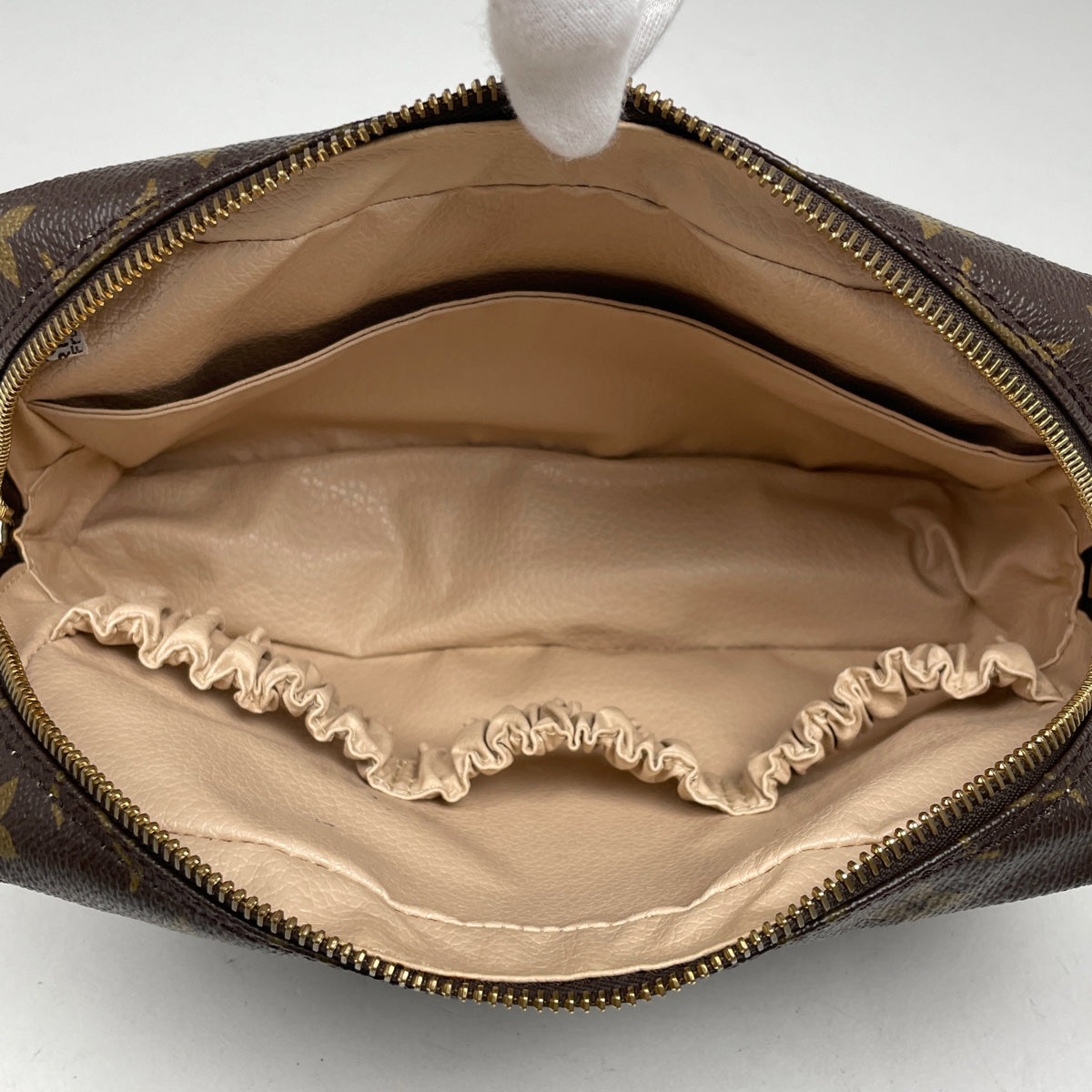 ルイヴィトン トゥルース トワレット23 コスメポーチ モノグラム PVC 楽天市場】【中古】【バッグ】LOUIS VUITTON ルイ ヴィトン
