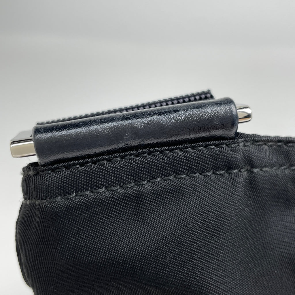 プラダ ロゴプレート ショルダーバッグ ナイロン ネロ(ブラック) レディース 【中古】brbag