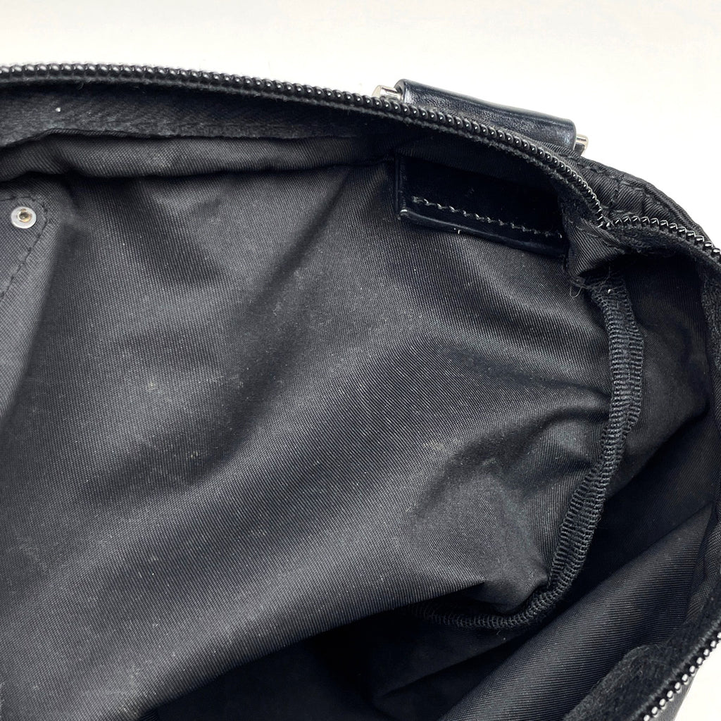 プラダ ロゴプレート ショルダーバッグ ナイロン ネロ(ブラック) レディース 【中古】brbag