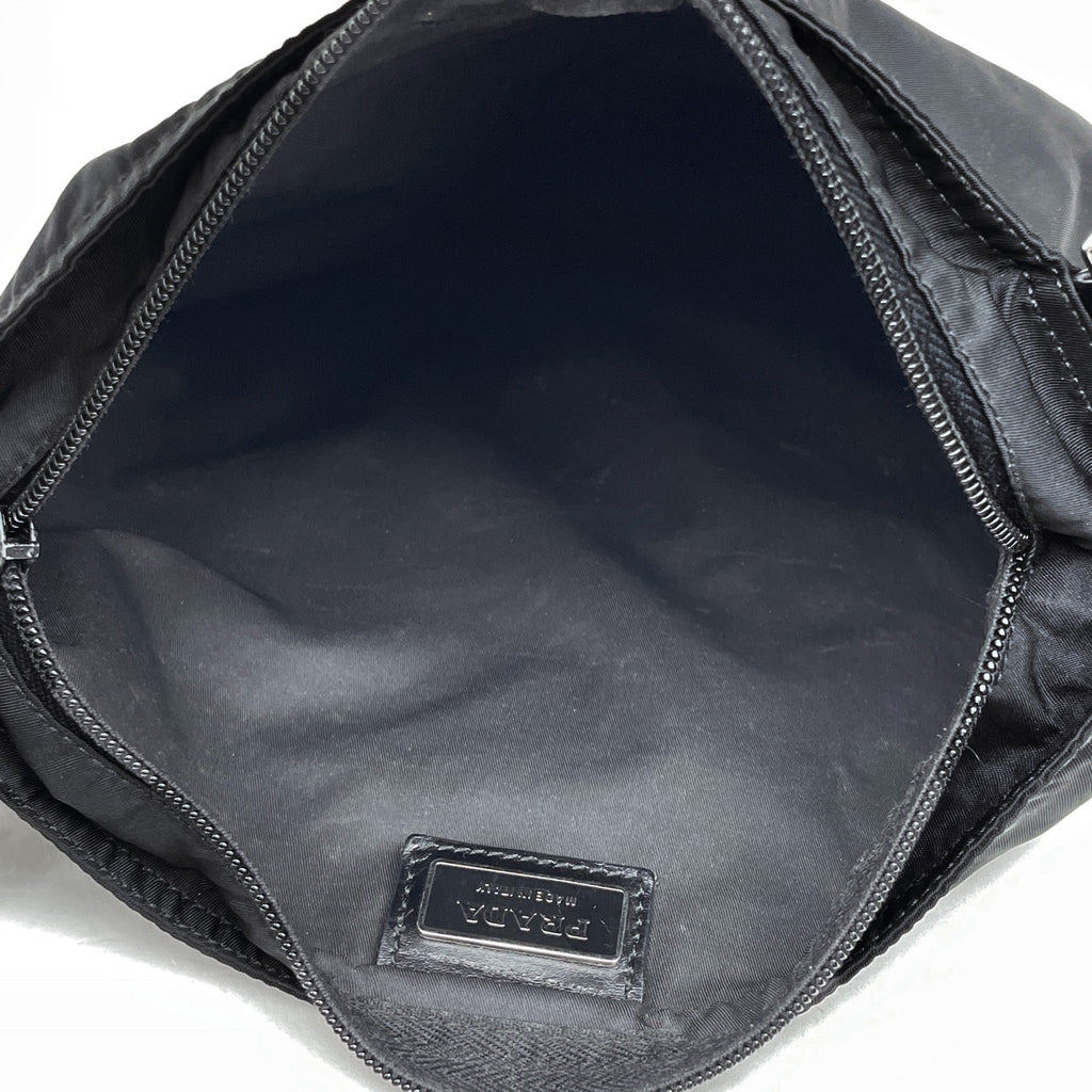 プラダ ロゴプレート ショルダーバッグ ナイロン ネロ(ブラック) レディース 【中古】brbag